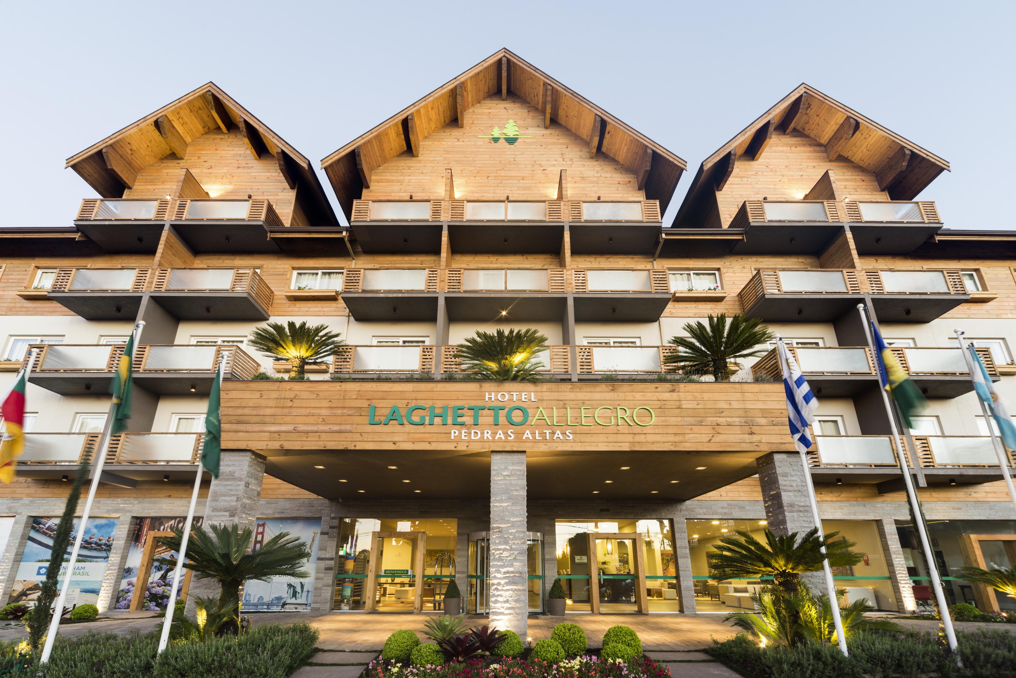 Laghetto Pedras Altas Hotel 4*